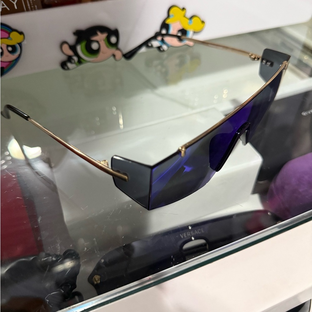 Quay Sunglasses - Picture 6 of 8